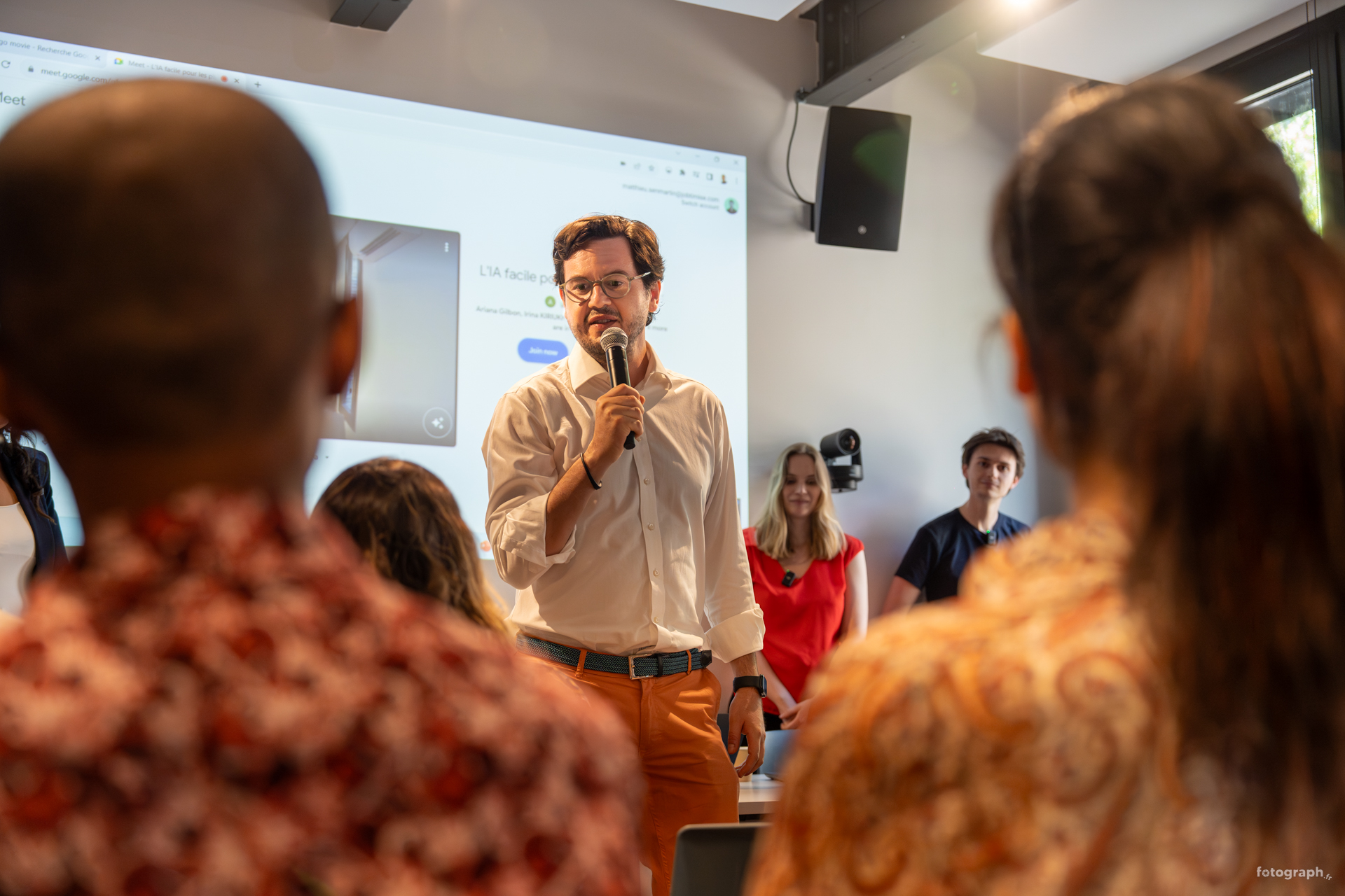 Hands-on AI session led by a Revenu-AI trainer